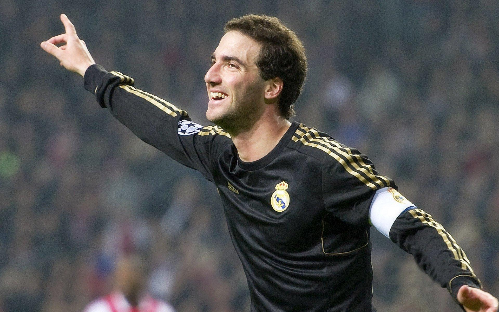 历史重演?八十二年魔咒再现!皇马帽子戏法败局惊醒伯纳乌